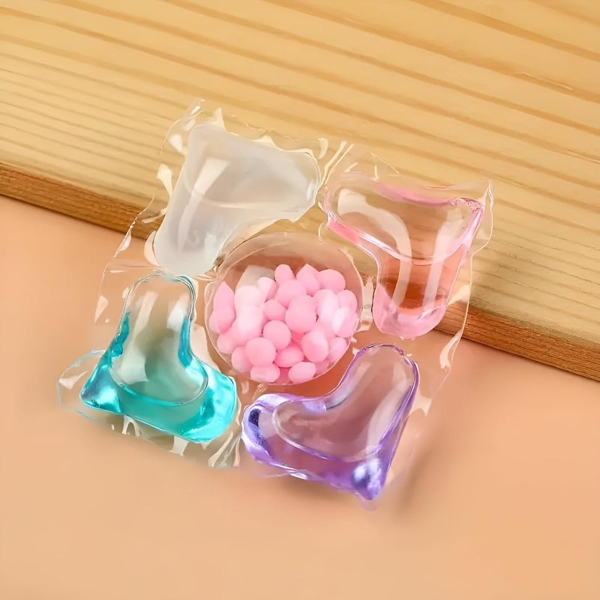 5-in-1 white musk laundry detergent pod