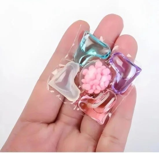 Laundry pod size in hand